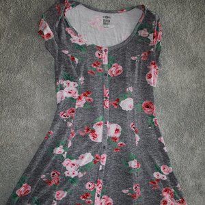Skater Dress Sz L Floral Short Sleeve Gray pink fl